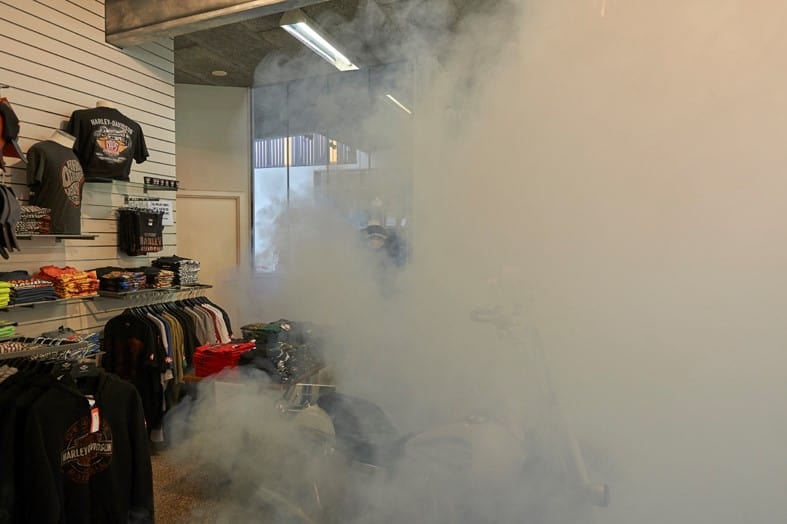 Le brouillard de sécurité protège les couteuses vestes Harley-Davidson